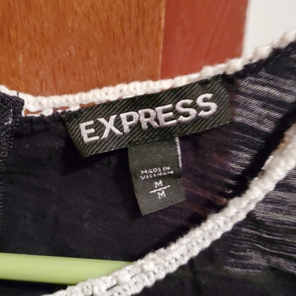 Black blouse sleeveless creme lace - Picture 2 of 3